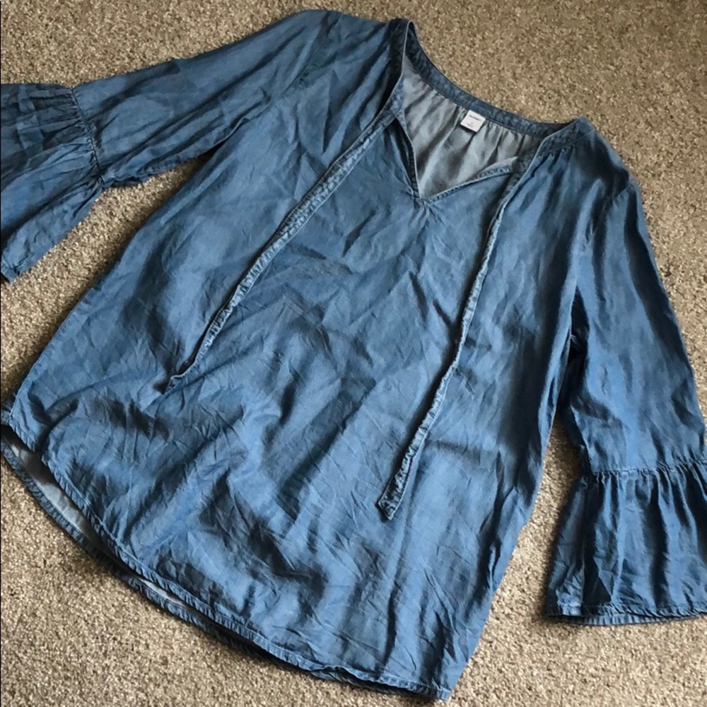 Bell sleeved chambray top